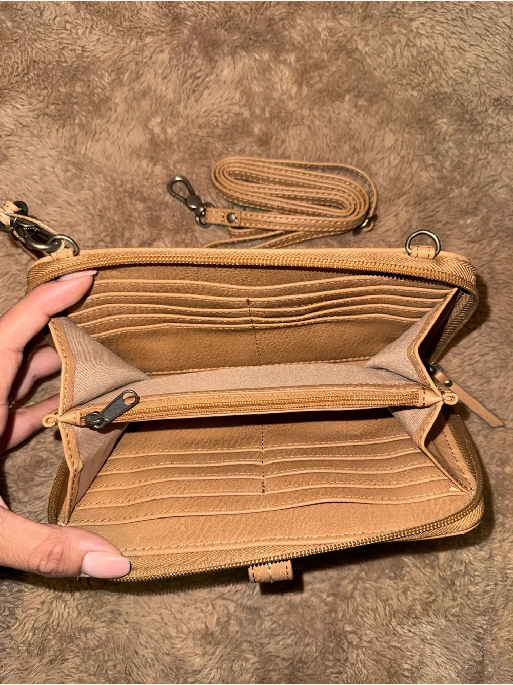 The Sak Iris Smartphone Wallet/Crossbody